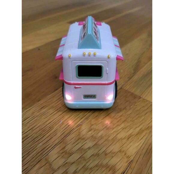 Maxx Action Ice Cream Truck Toy with Lights & Sounds – Pink & Blue Cupcake - Picture 9 of 9
